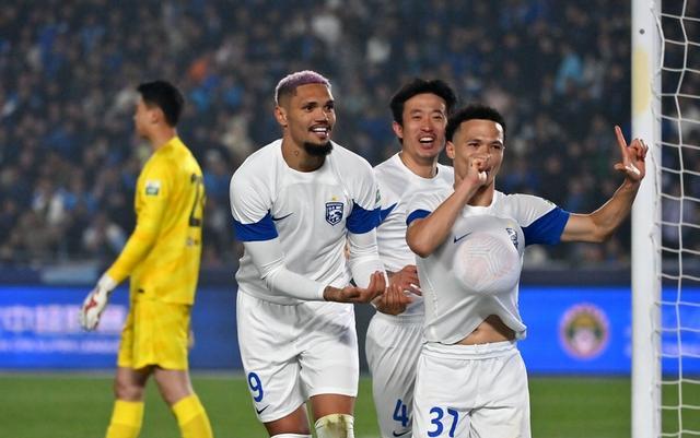 欧洲体育夜未眠，球迷聚焦赛场的简单介绍