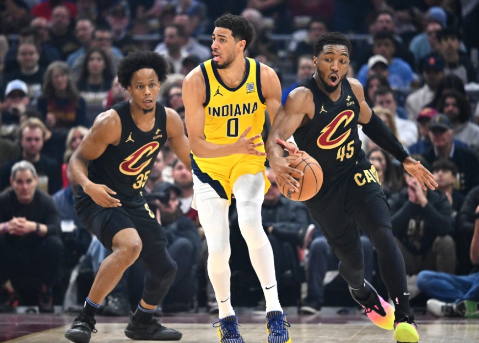 巴西男篮翻盘马刺，米切尔统治全场的简单介绍