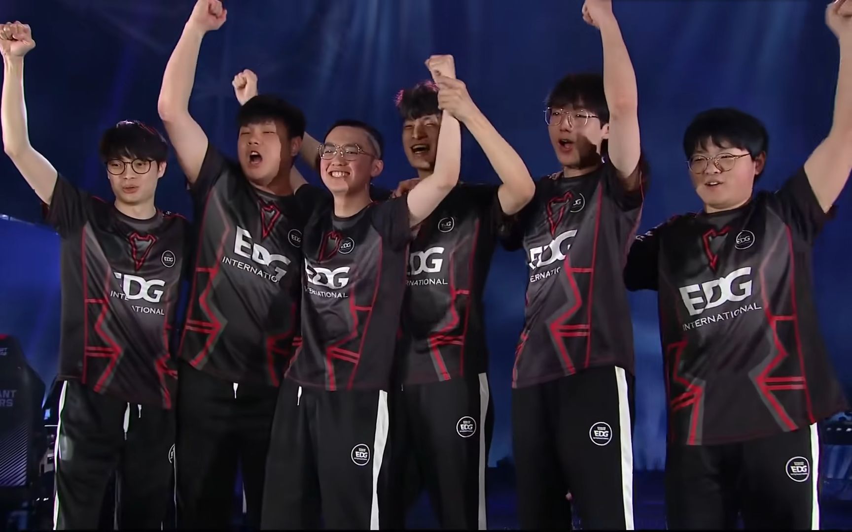 包含EDG完胜NS，Xiaohu打破历史纪录的词条