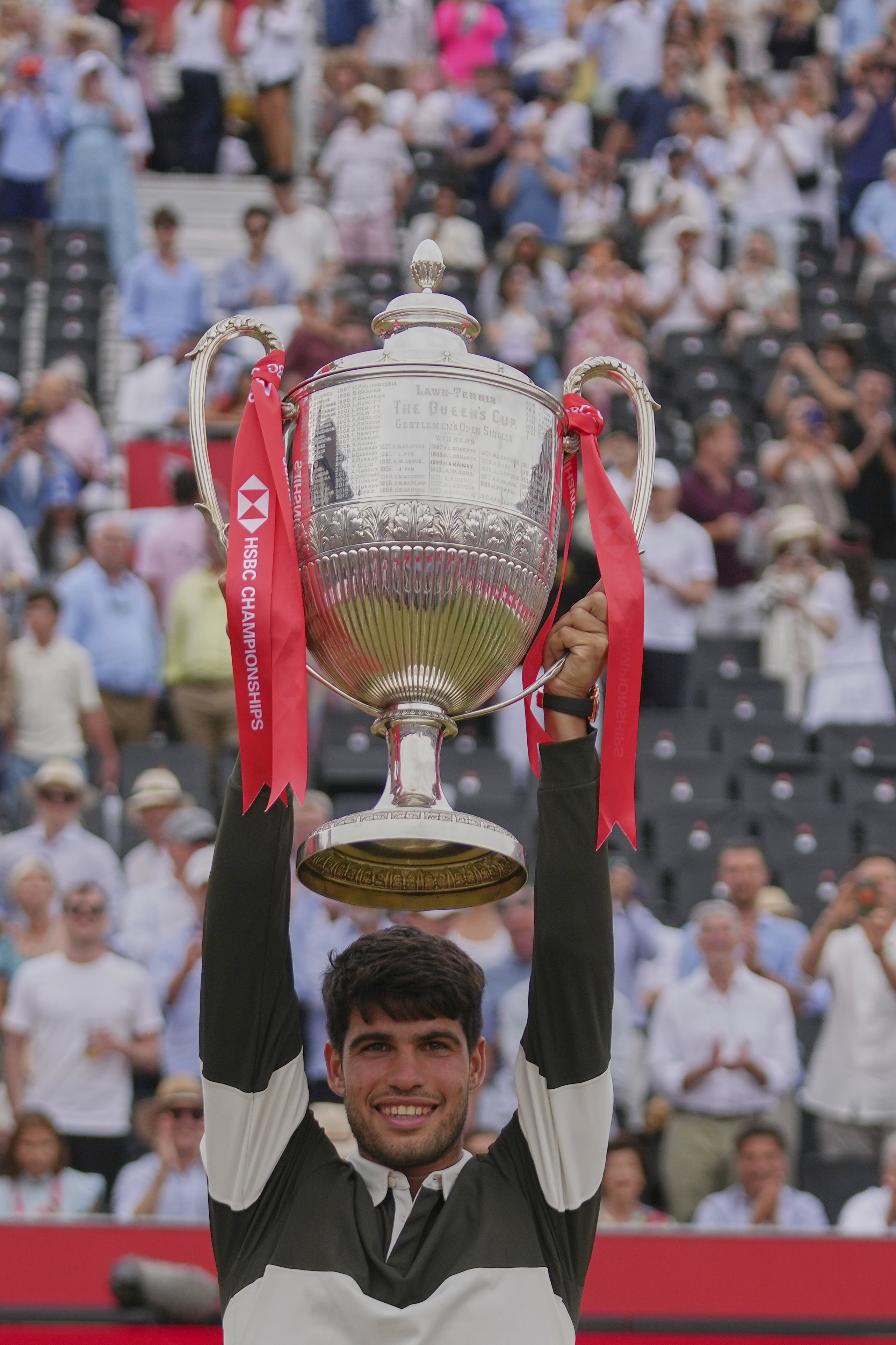 关于西班牙网球队力克世界网球队，阿尔卡拉斯送出助攻的信息