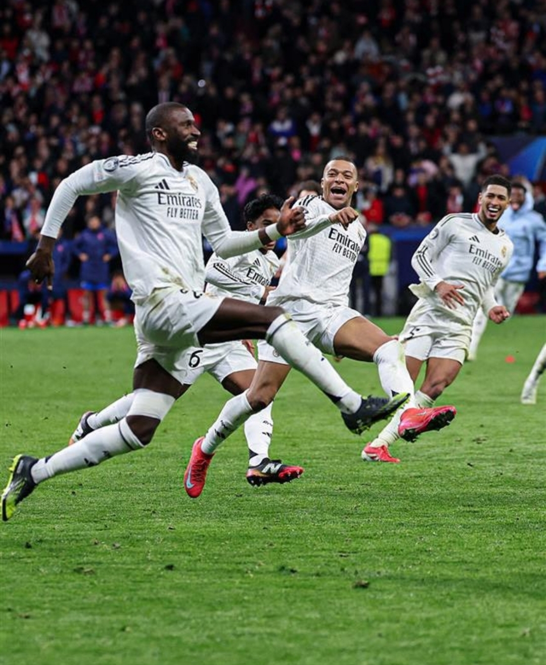 柏林联合队传奇球员现身球场，球队士气大振的简单介绍