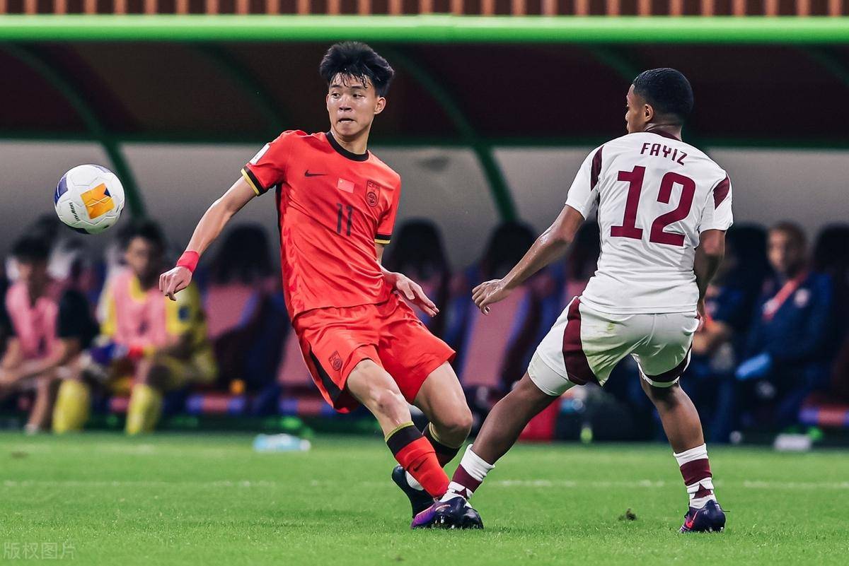 五大联赛争相角逐荣誉，足球风暴即将来袭的简单介绍