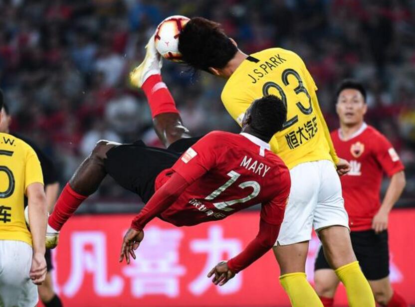 包含澳洲球队主场告捷，力保澳超前四位置的词条