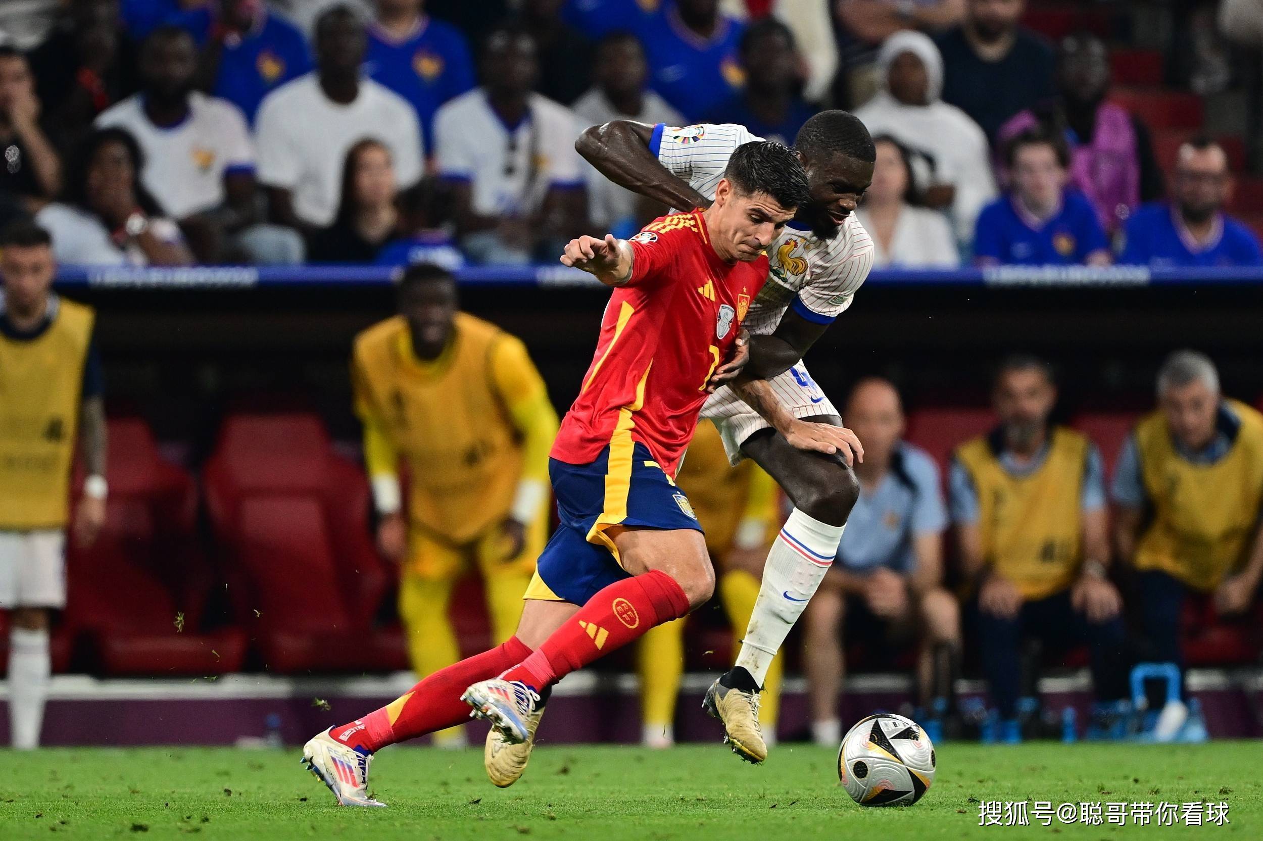 关于欧国联胜负难测双方势均力敌的信息