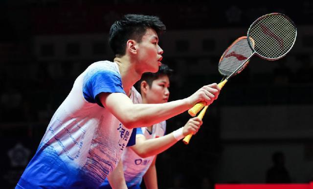 泰国队鏖战韩国队,黄鸭组合带队取胜 泰国队鏖战韩国队,黄鸭组合带队取胜