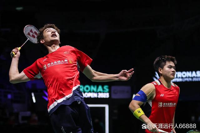 泰国队鏖战韩国队,黄鸭组合带队取胜 泰国队鏖战韩国队,黄鸭组合带队取胜