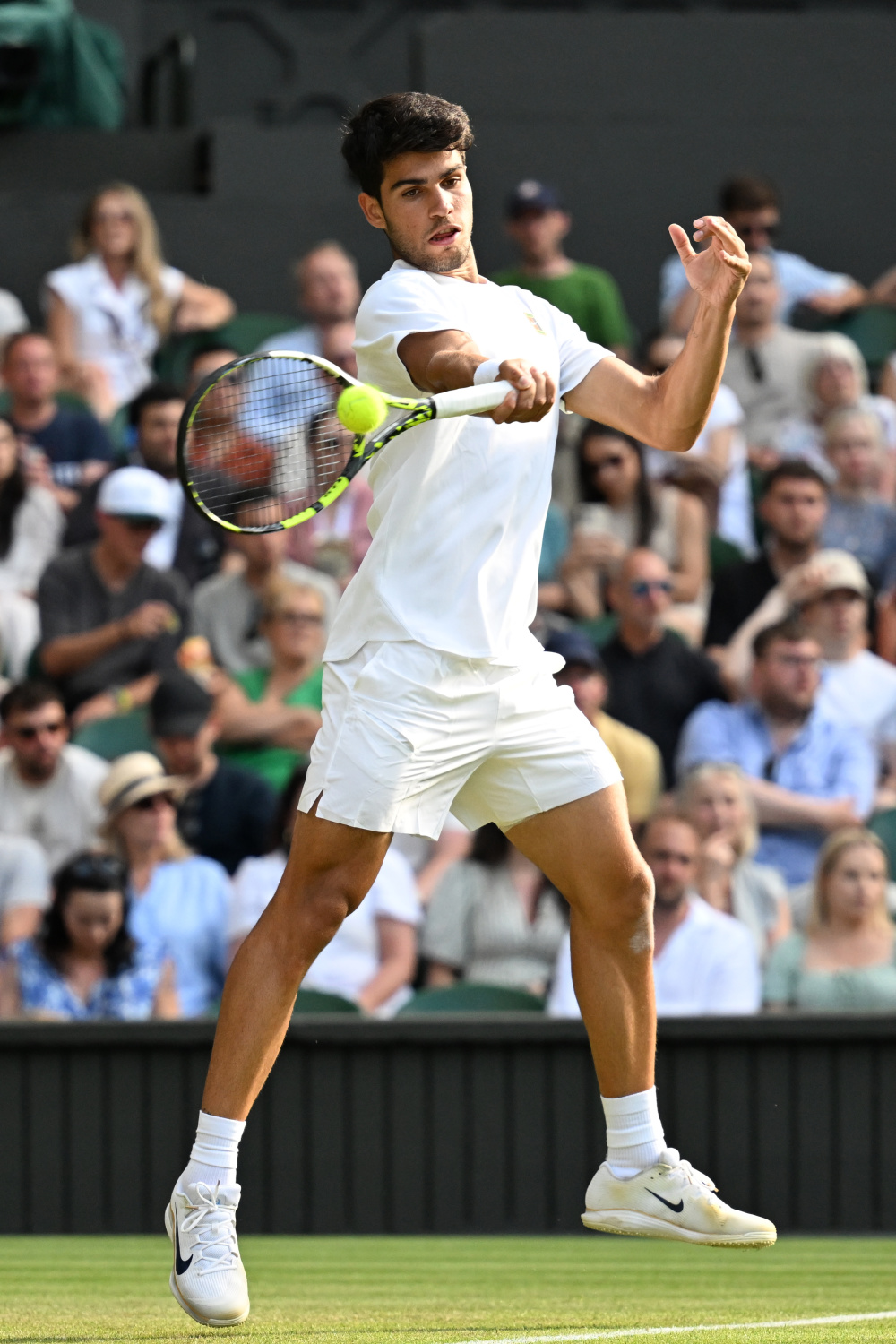 包含英国网球队完胜意大利网球队，阿尔卡拉斯高光表现的词条