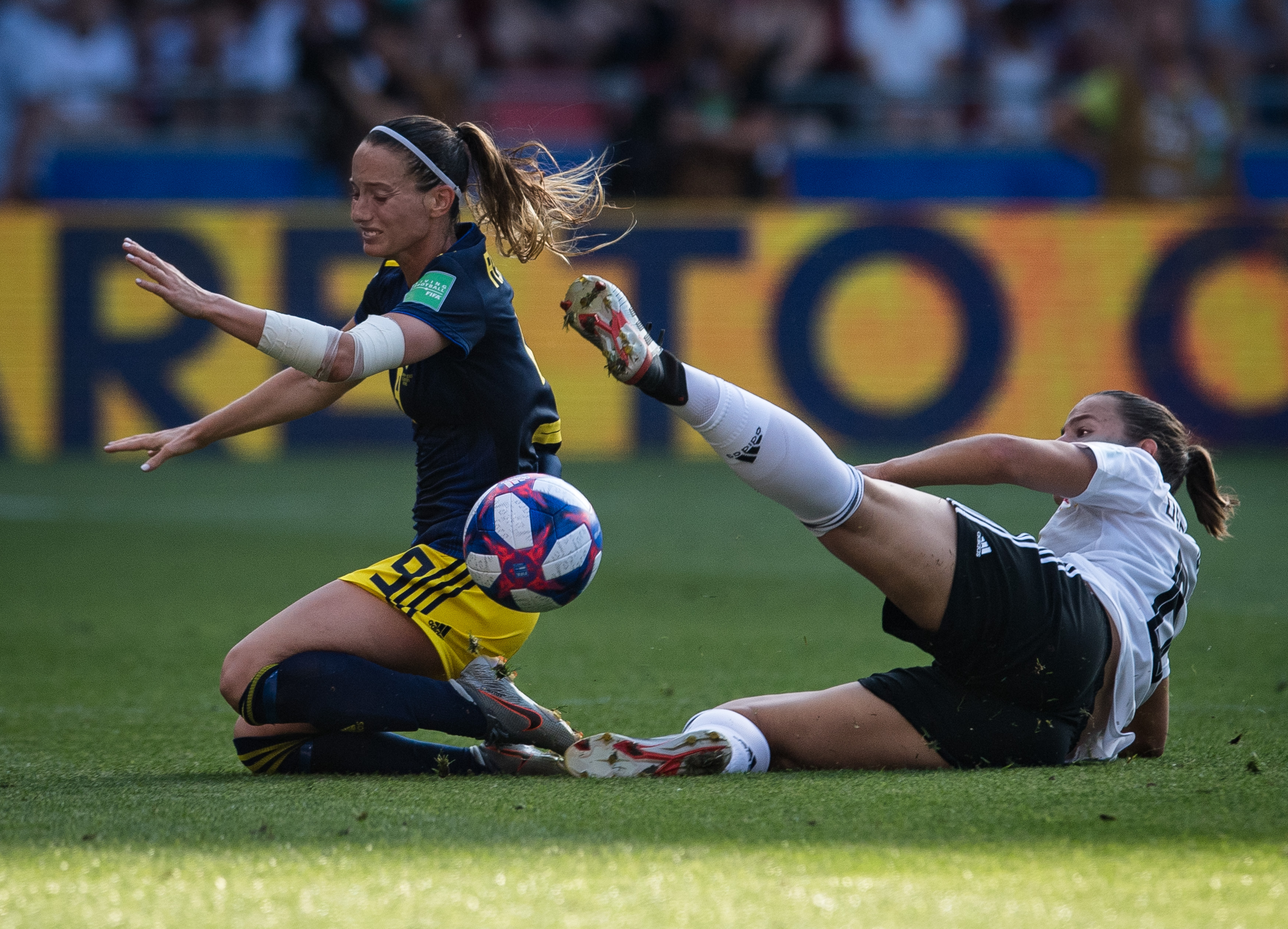 包含瑞典队表现出色,成功晋级下一轮的词条 包含瑞典队表现出色,成功晋级下一轮的词条